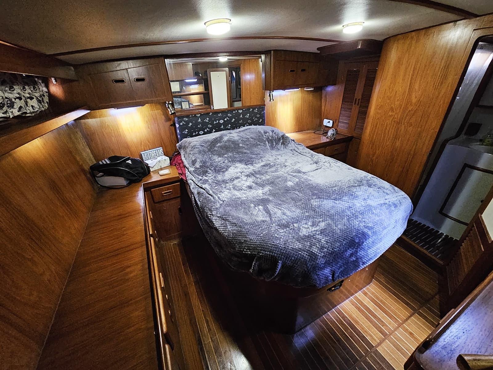 1988 President 37 Aft Cabin - Photo 22
