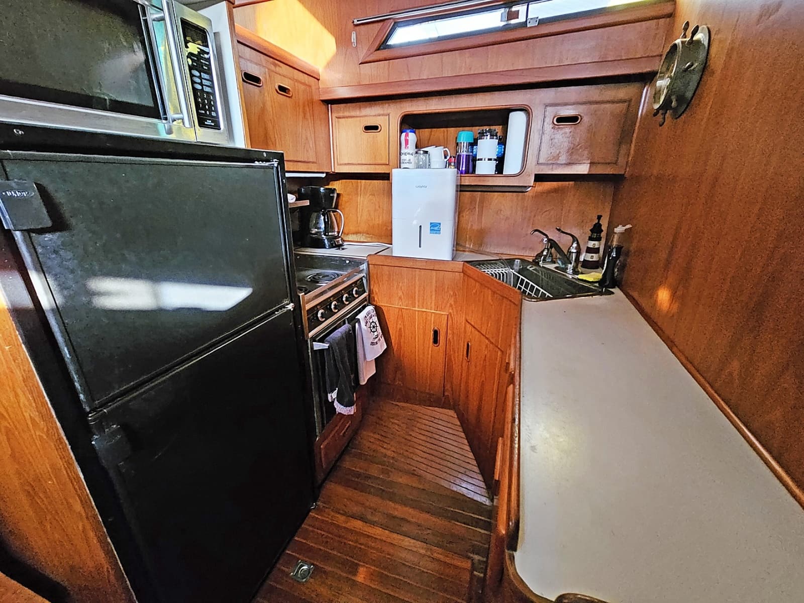 1988 President 37 Aft Cabin - Photo 16