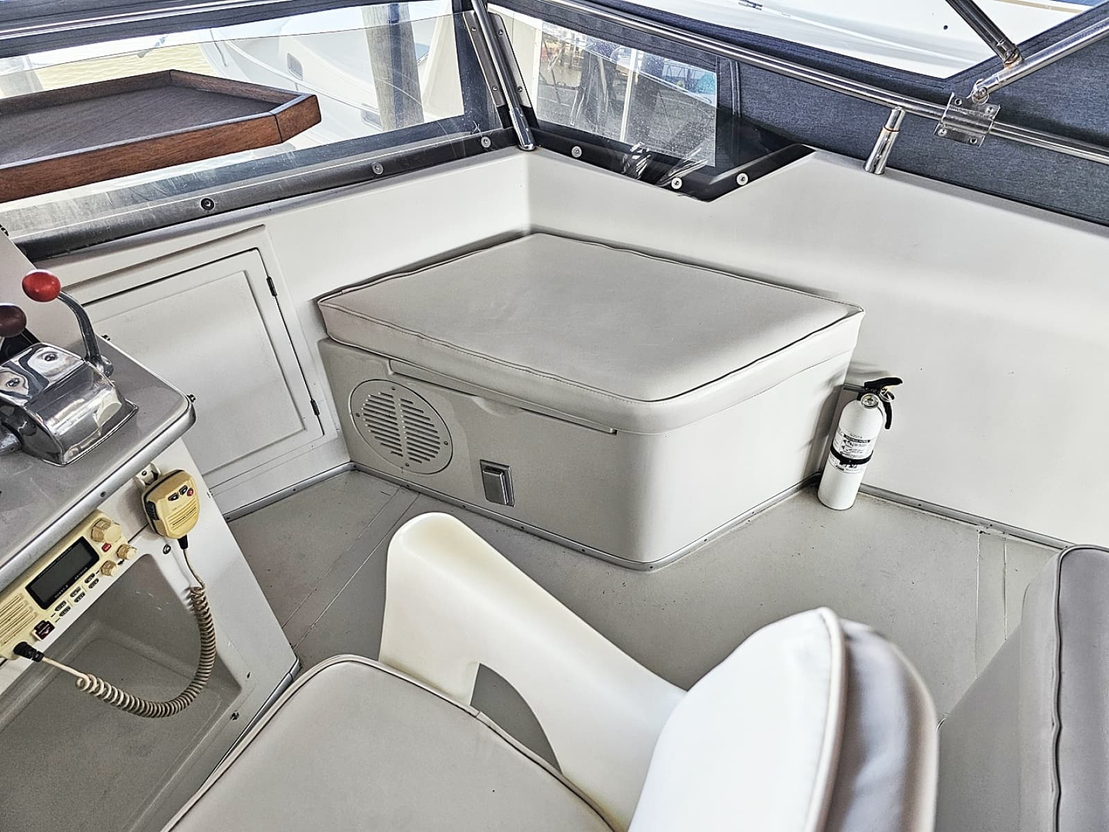 1988 President 37 Aft Cabin - Photo 35