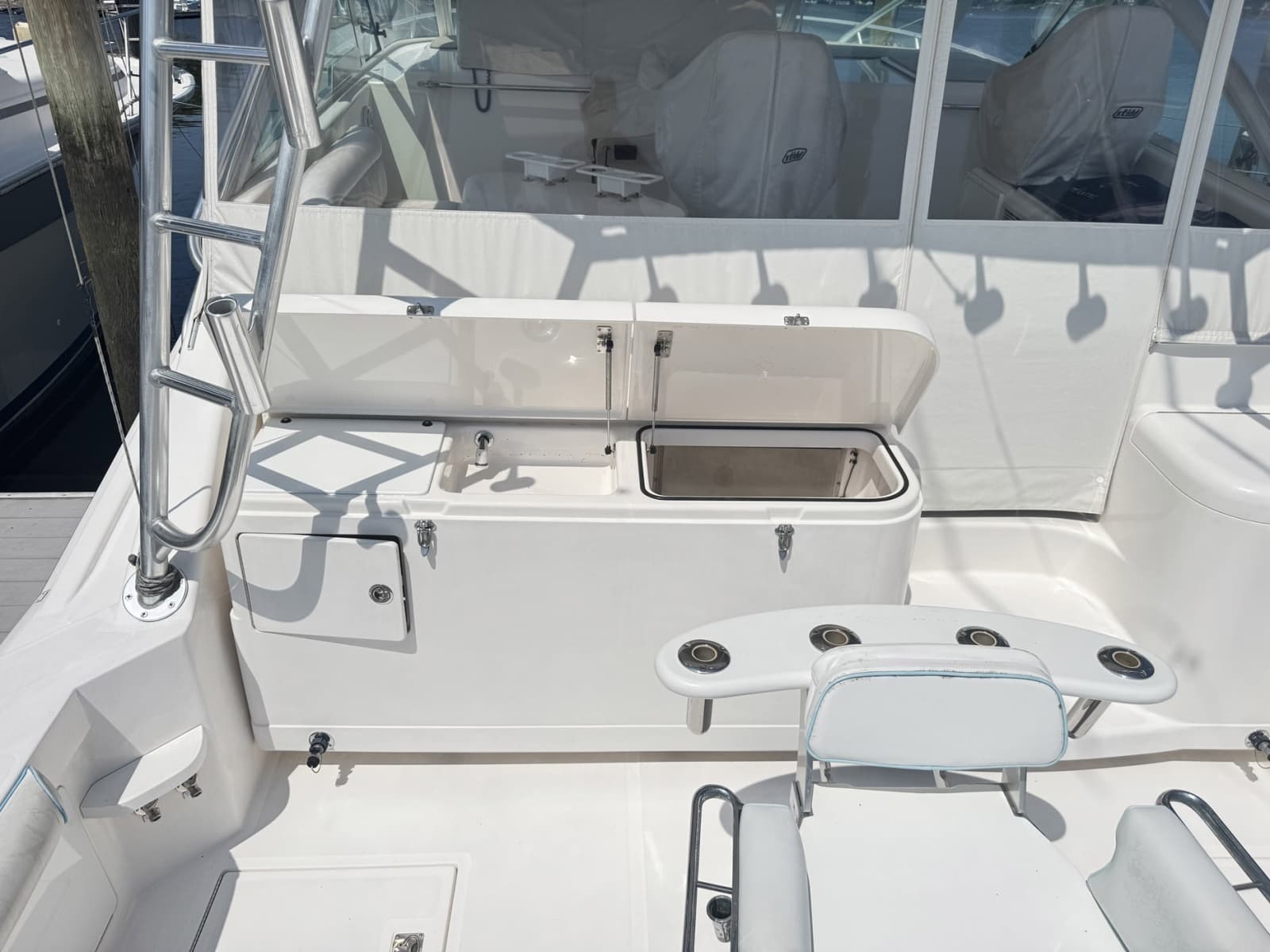 2005 Cabo 40 Express - Photo 8