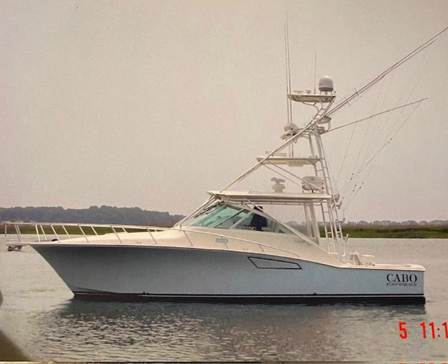 2005 Cabo 40 Express - Photo 2