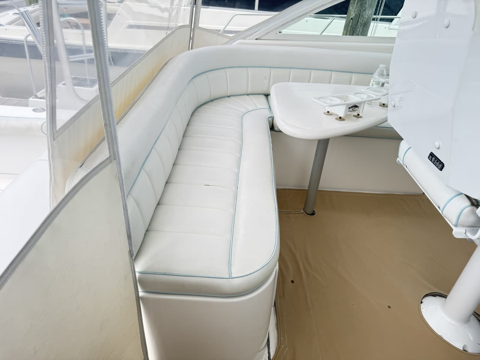 2005 Cabo 40 Express - Photo 30