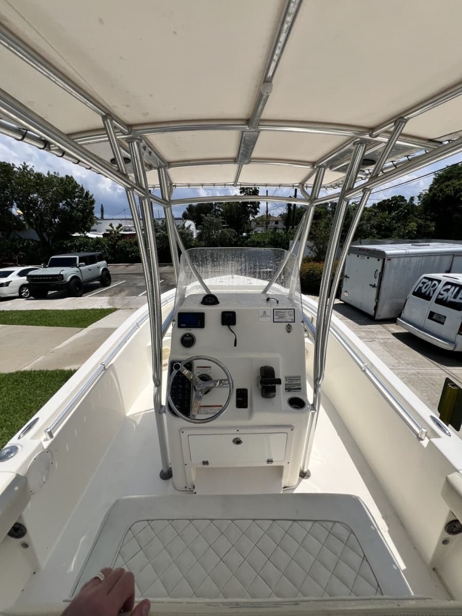 2019 Cobia Sport Fisherman - Photo 8