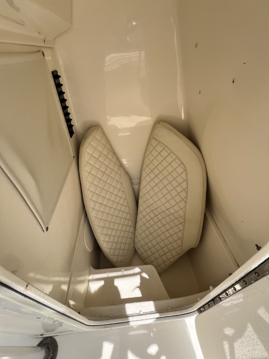 2019 Cobia Sport Fisherman - Photo 10