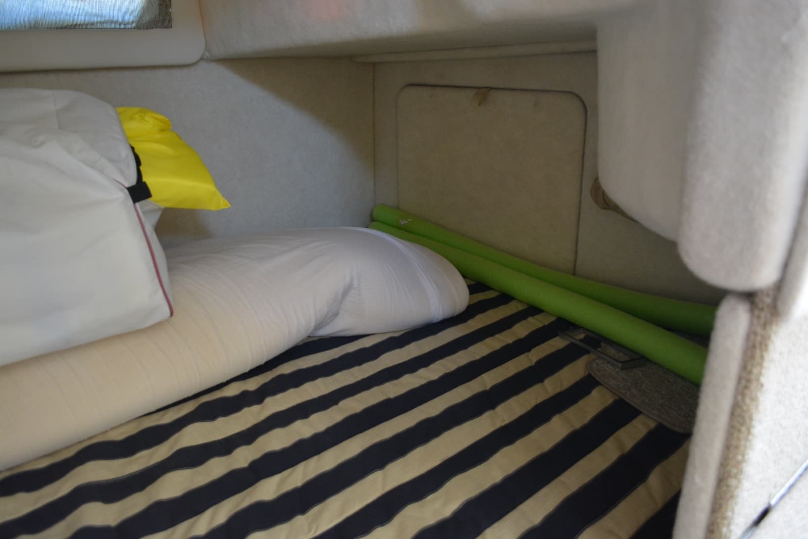 2004 Bayliner 305 - Photo 26