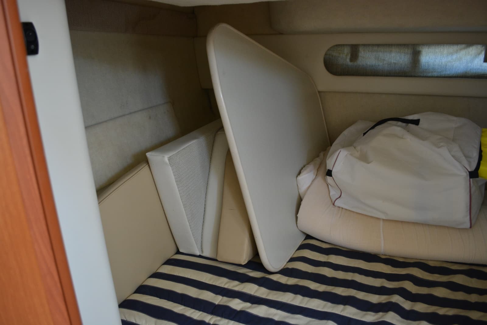 2004 Bayliner 305 - Photo 25
