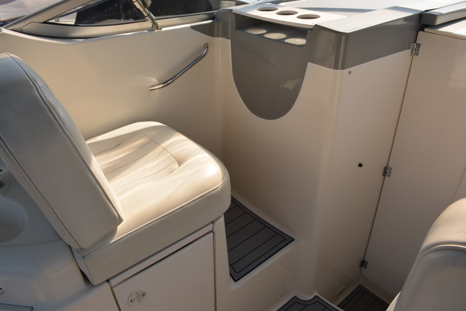 2004 Bayliner 305 - Photo 13