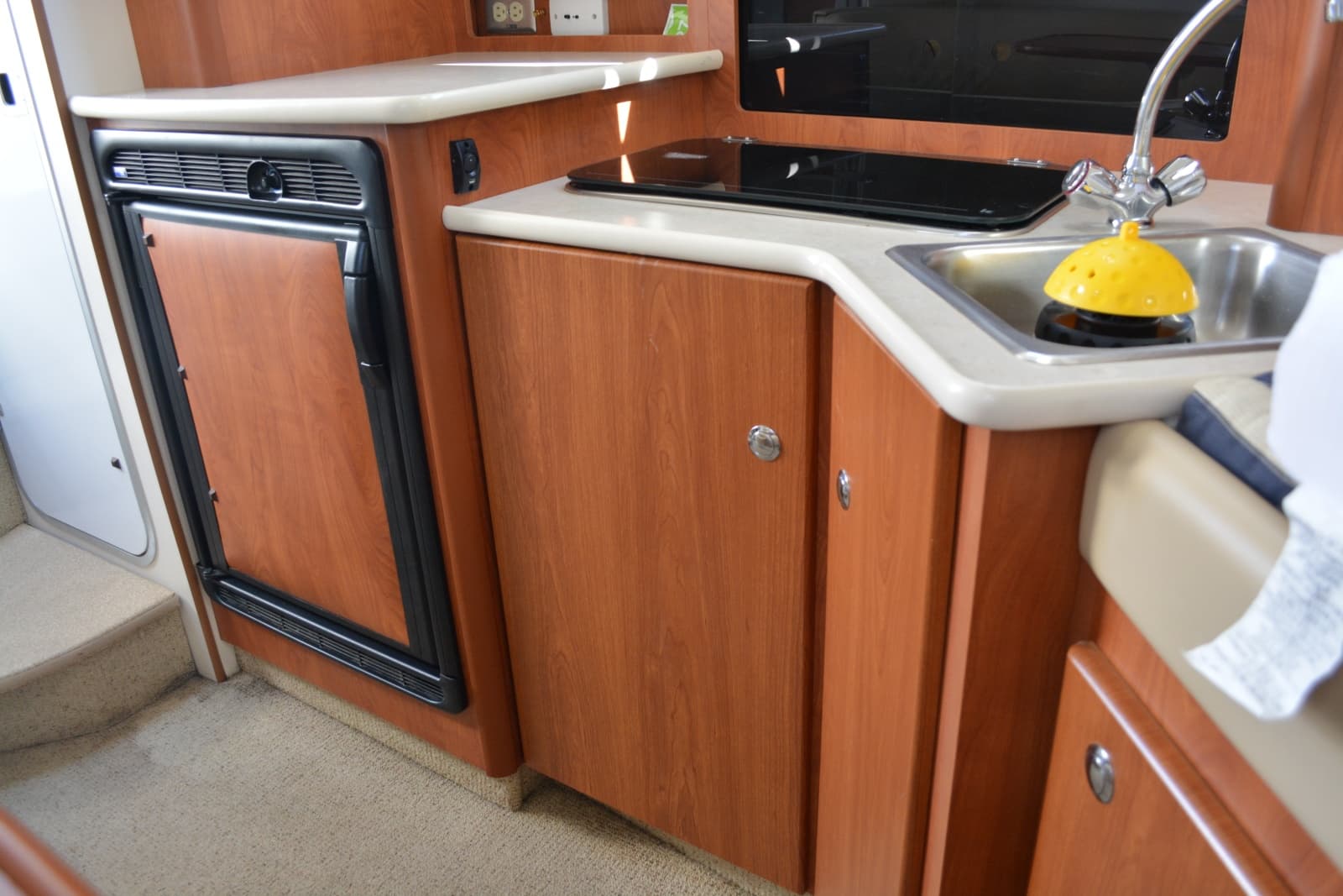 2004 Bayliner 305 - Photo 22