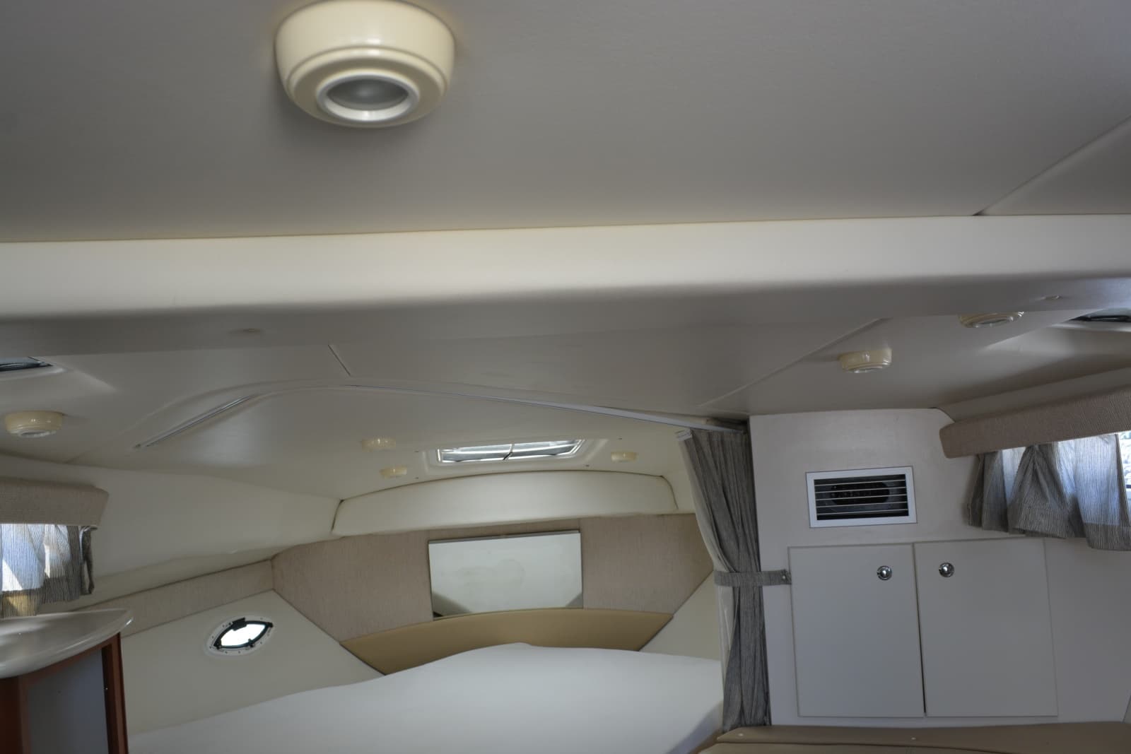 2004 Bayliner 305 - Photo 31