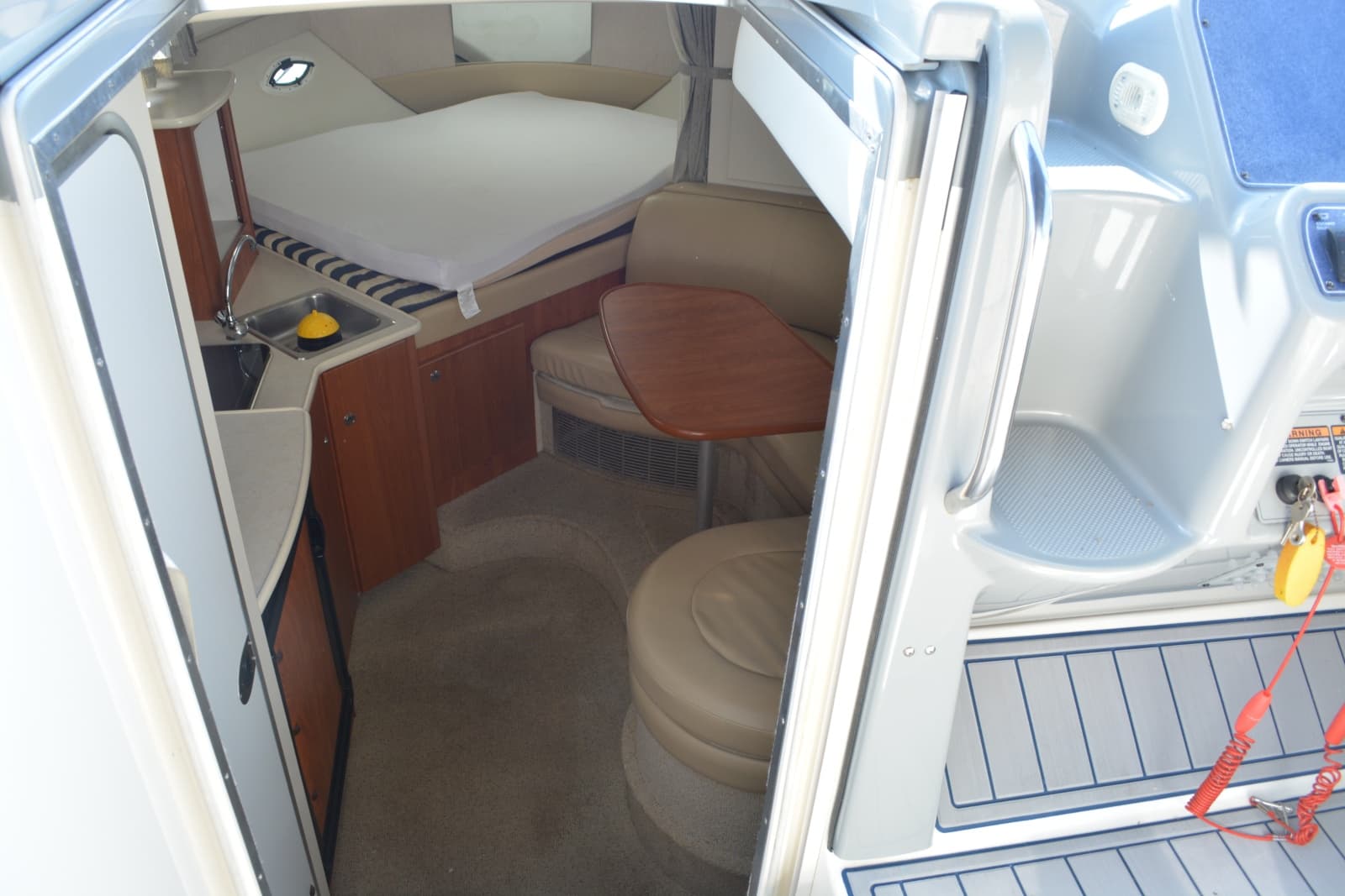 2004 Bayliner 305 - Photo 19