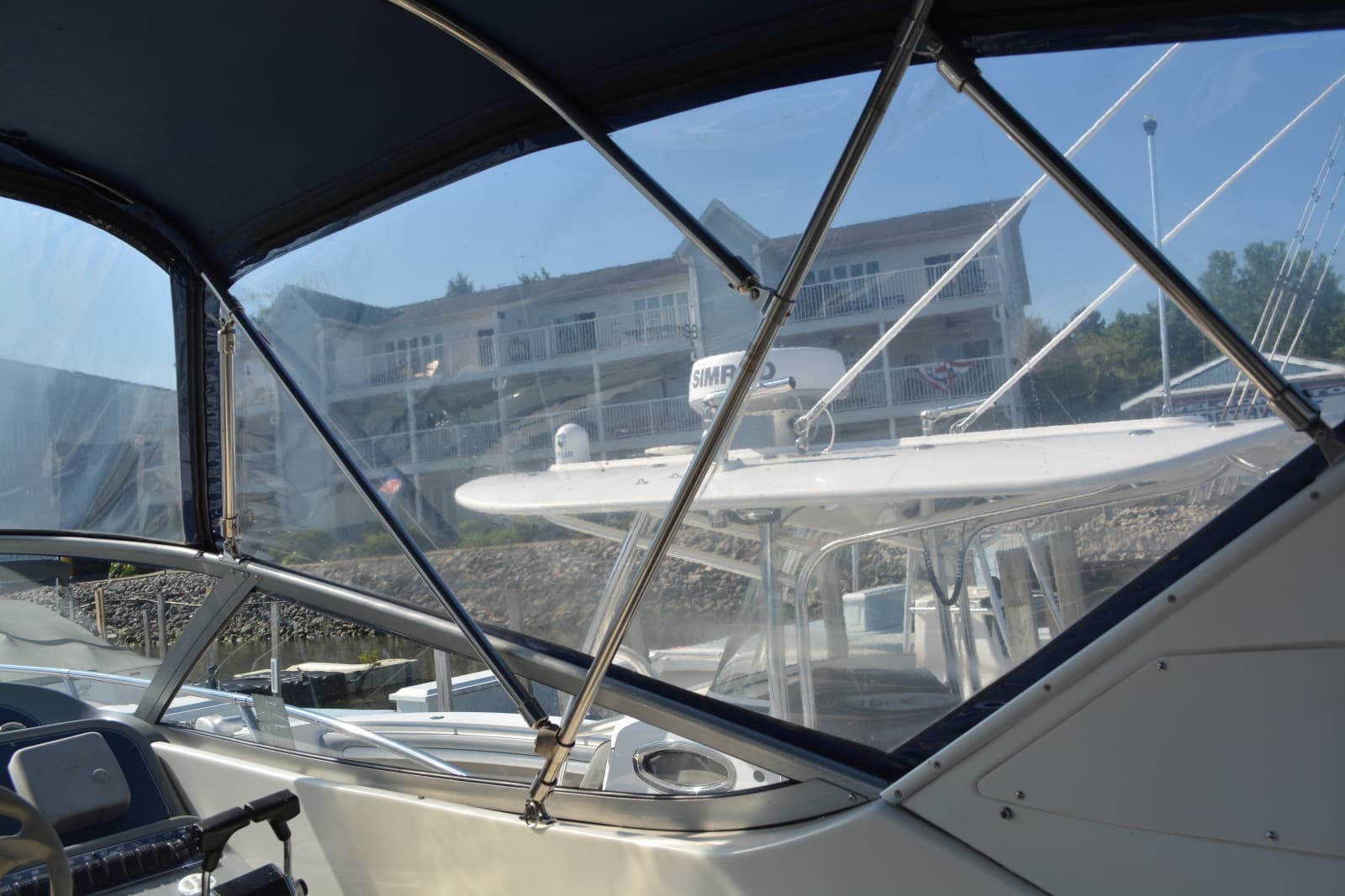 2004 Bayliner 305 - Photo 37