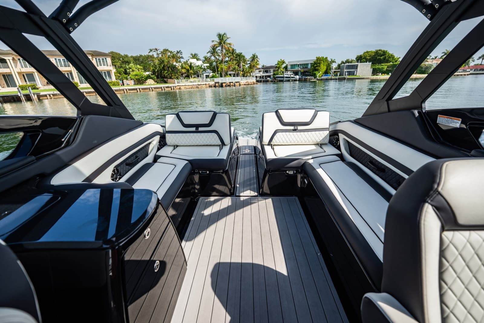 2025 Yamaha Boats 275SD - Photo 9