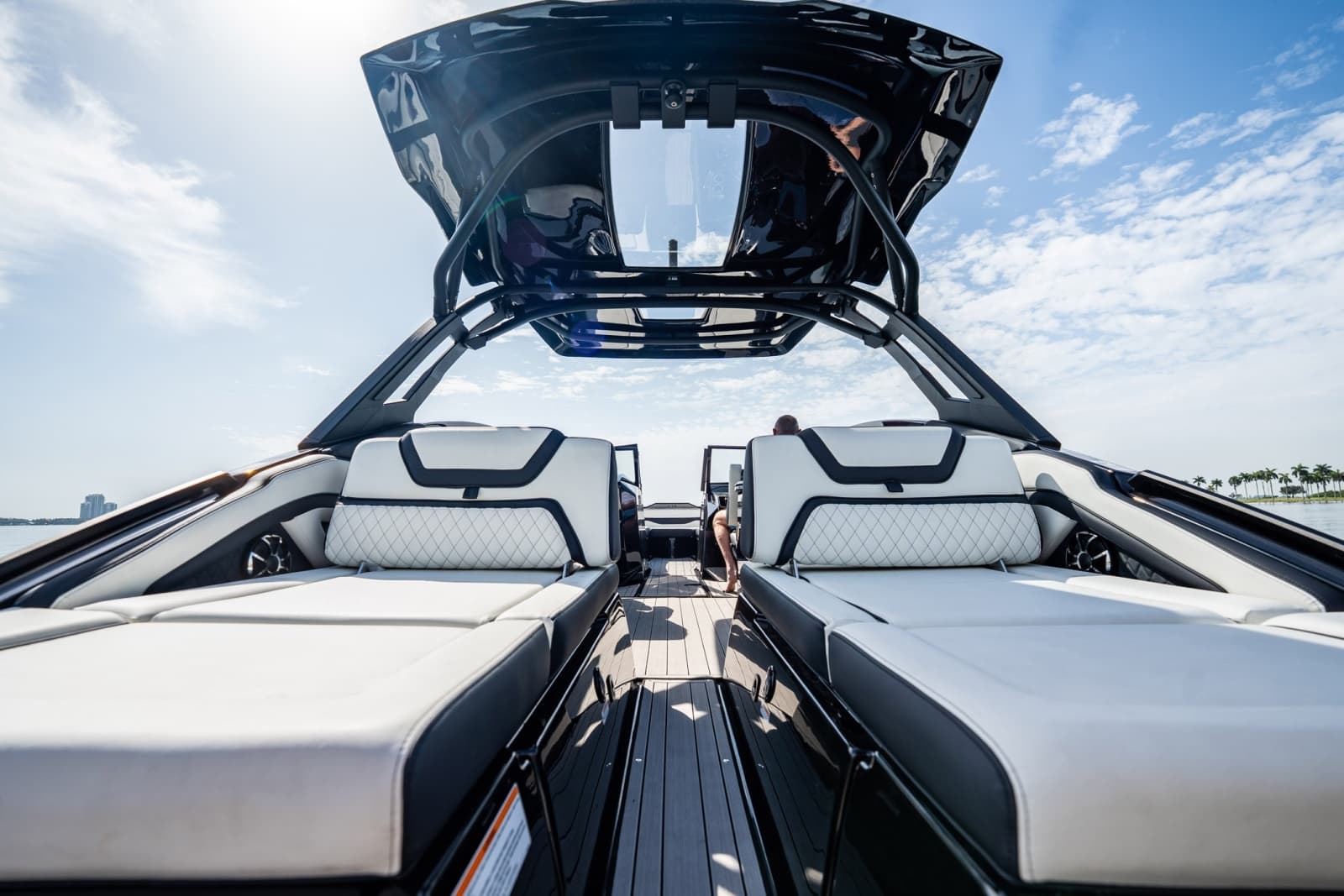 2025 Yamaha Boats 275SD - Photo 12