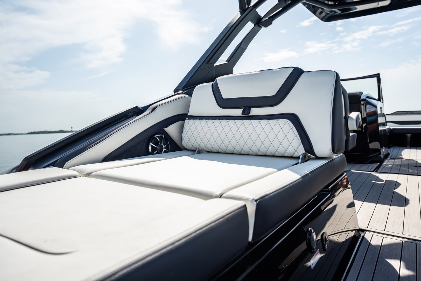 2025 Yamaha Boats 275SD - Photo 11