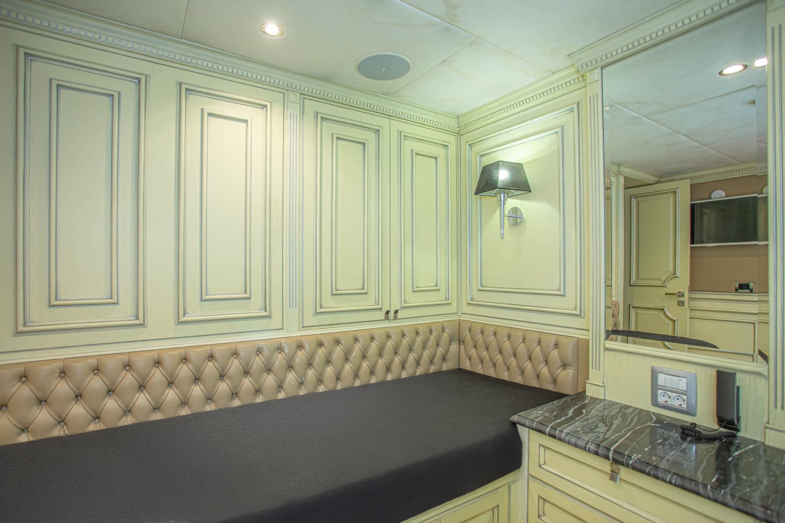 2014 Fifth Ocean Yachts Displacement Explorer - Photo 33