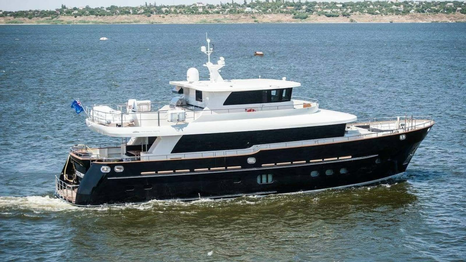 2014 Fifth Ocean Yachts Displacement Explorer - Photo 2