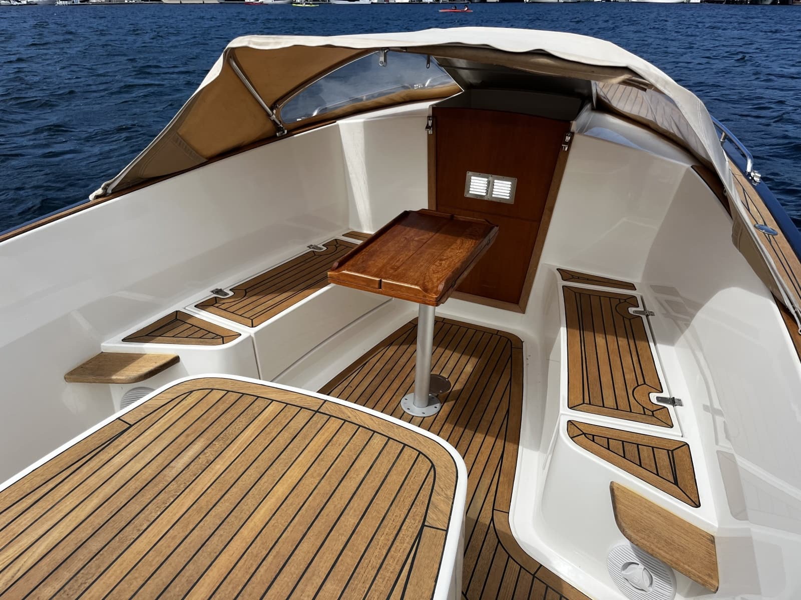 2013 AdmiralsTender C28 - Photo 20