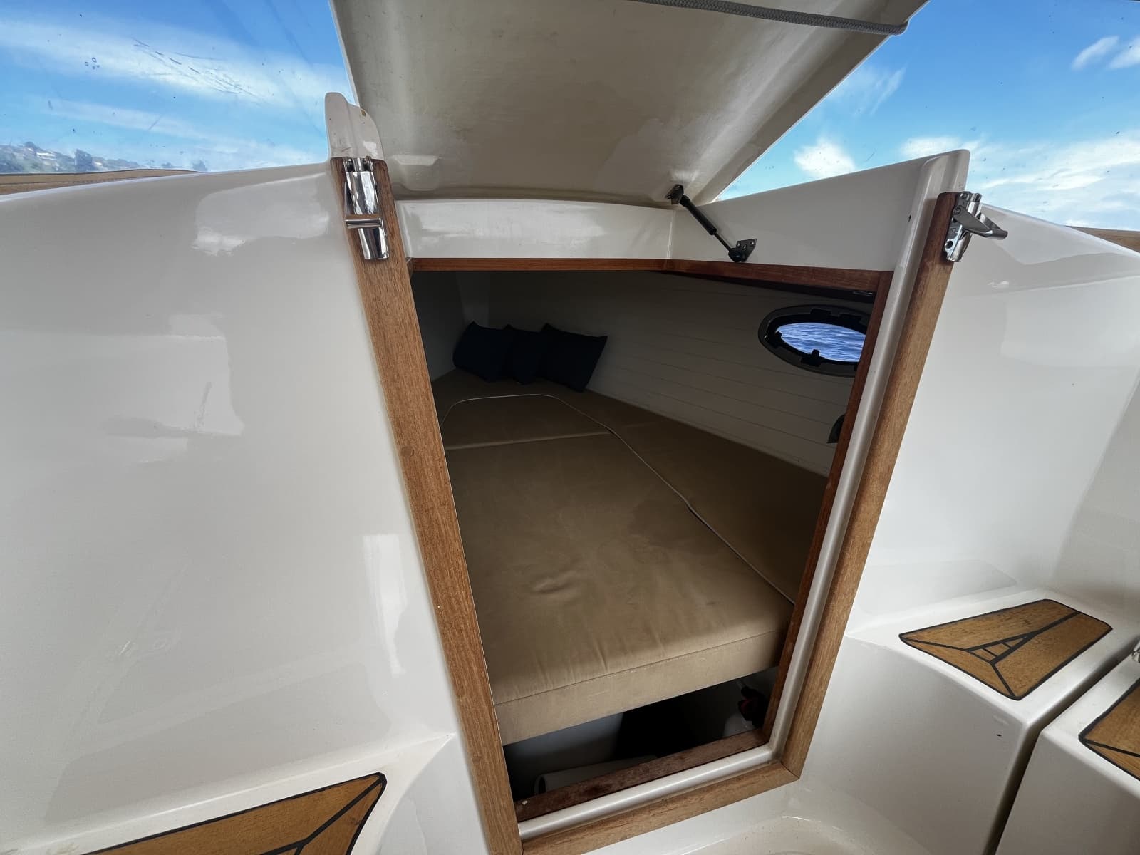 2013 AdmiralsTender C28 - Photo 16