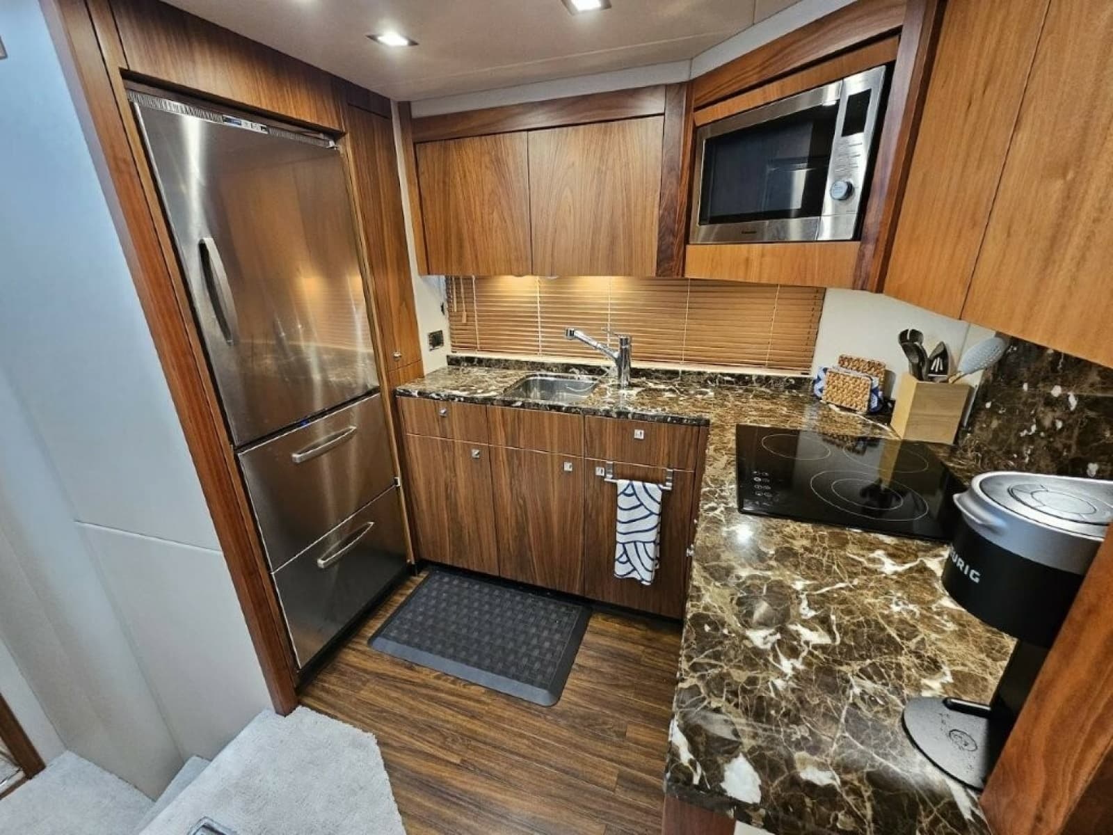 2014 Sunseeker 60 Predator - Photo 31