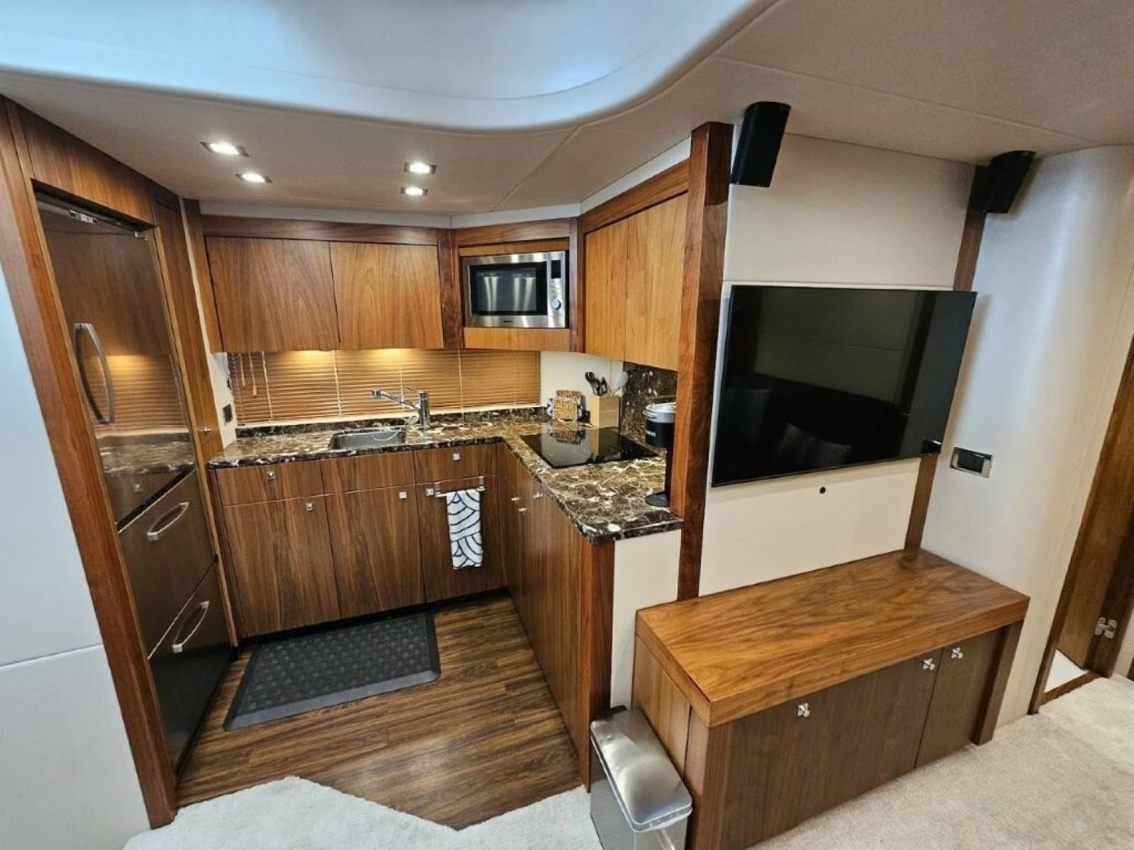 2014 Sunseeker 60 Predator - Photo 32