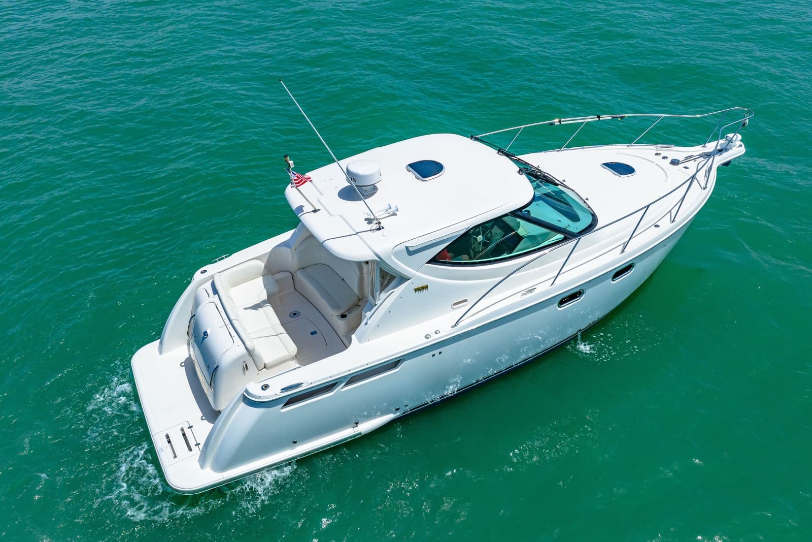 2011 Tiara Yachts 3500 Sivran LE - Photo 16
