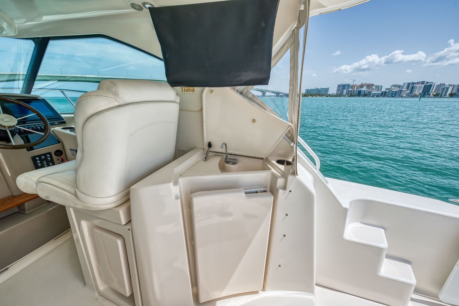 2011 Tiara Yachts 3500 Sivran LE - Photo 57