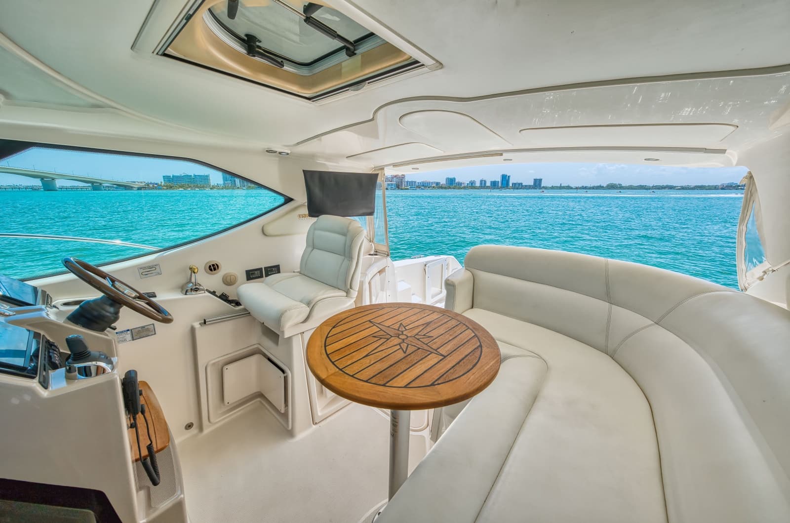 2011 Tiara Yachts 3500 Sivran LE - Photo 59