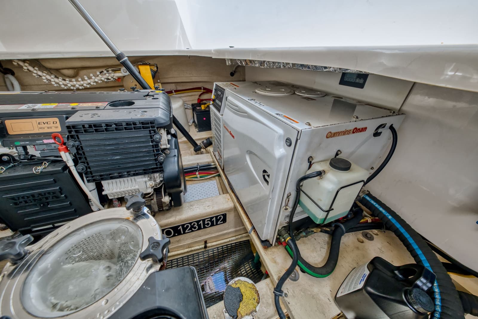 2011 Tiara Yachts 3500 Sivran LE - Photo 81