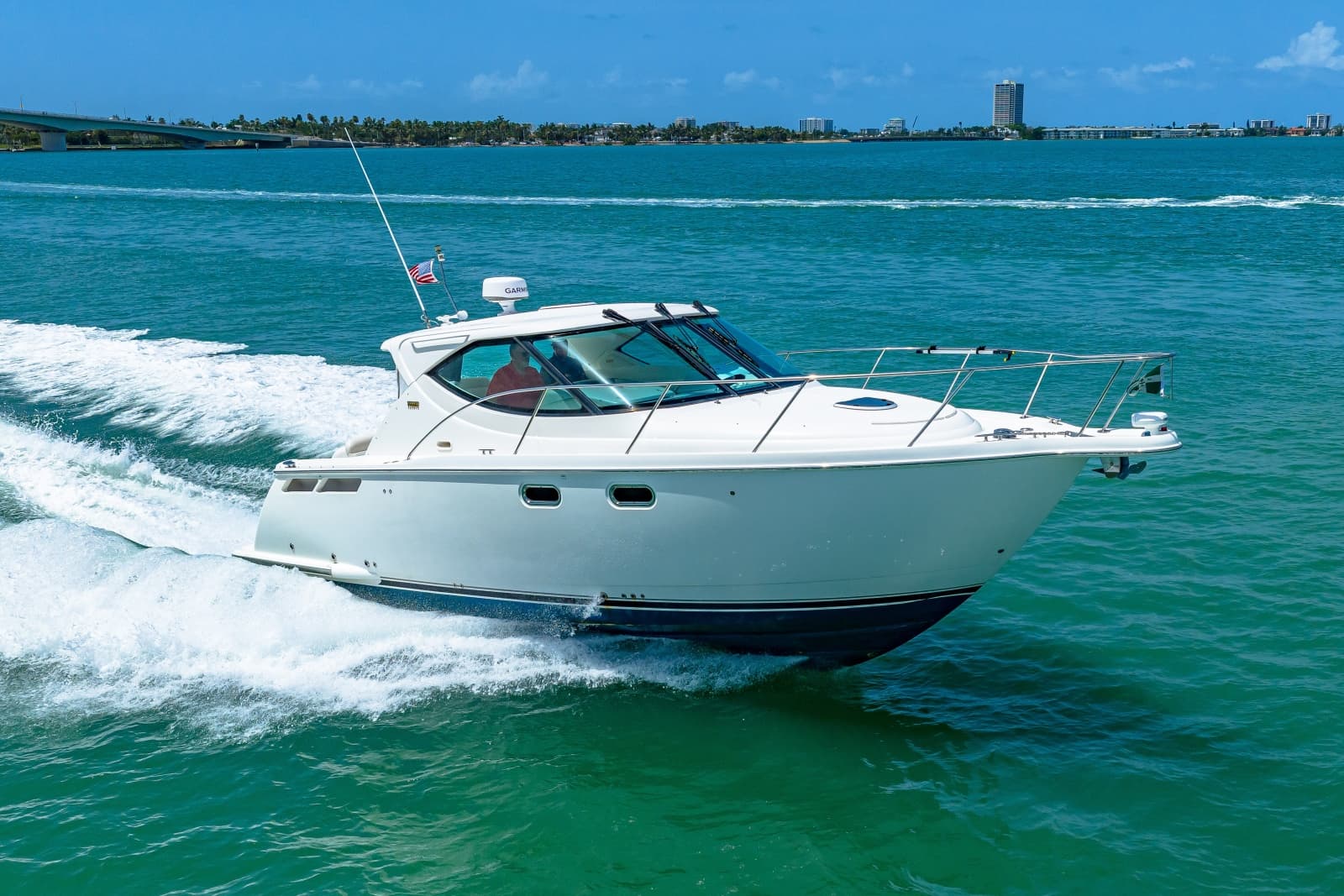 2011 Tiara Yachts 3500 Sivran LE - Photo 23