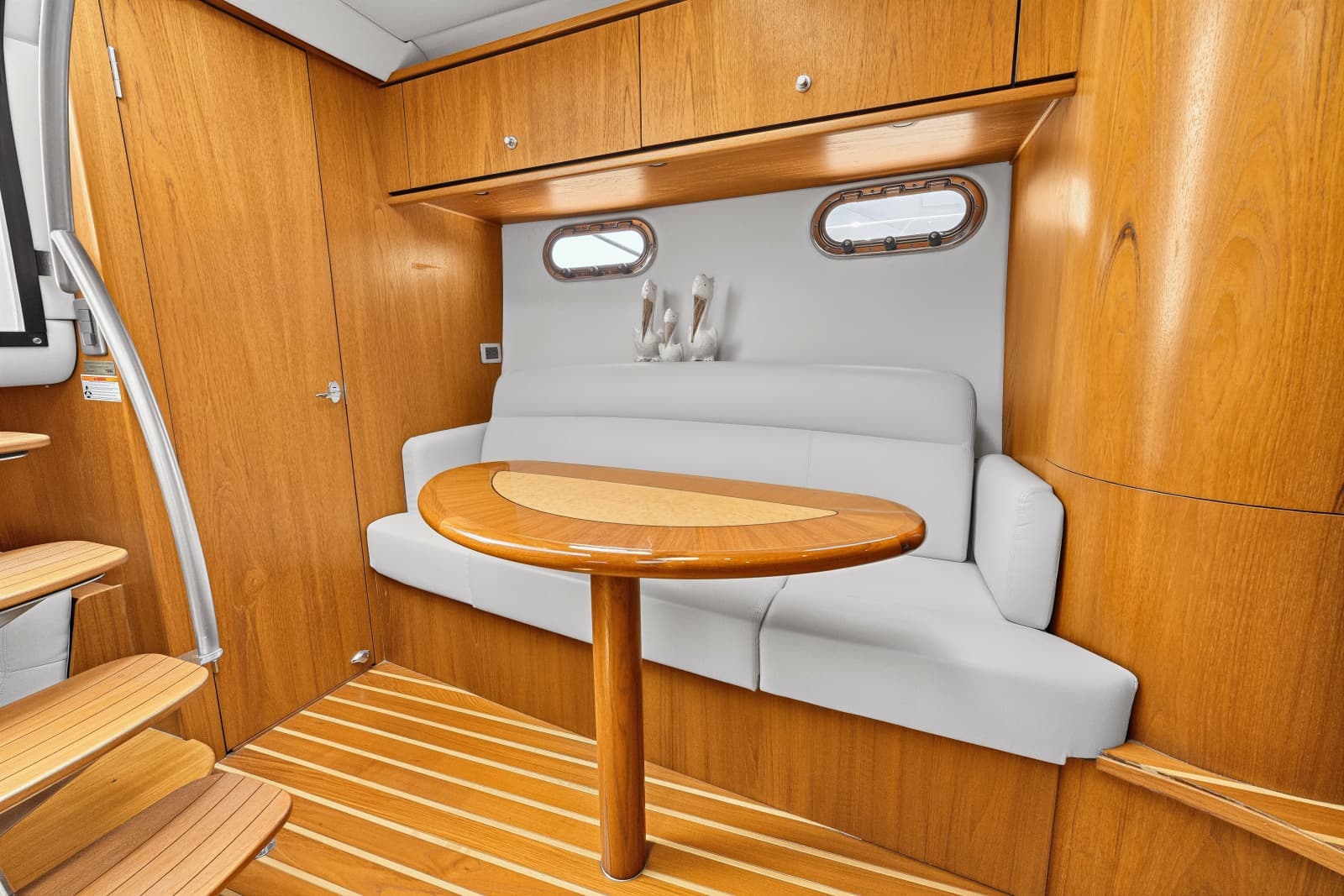 2011 Tiara Yachts 3500 Sivran LE - Photo 72