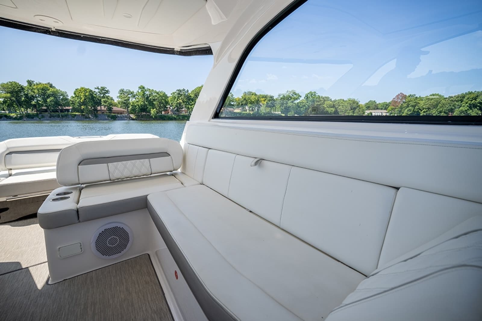 2019 Regal 35 Sport Coupe - Photo 22