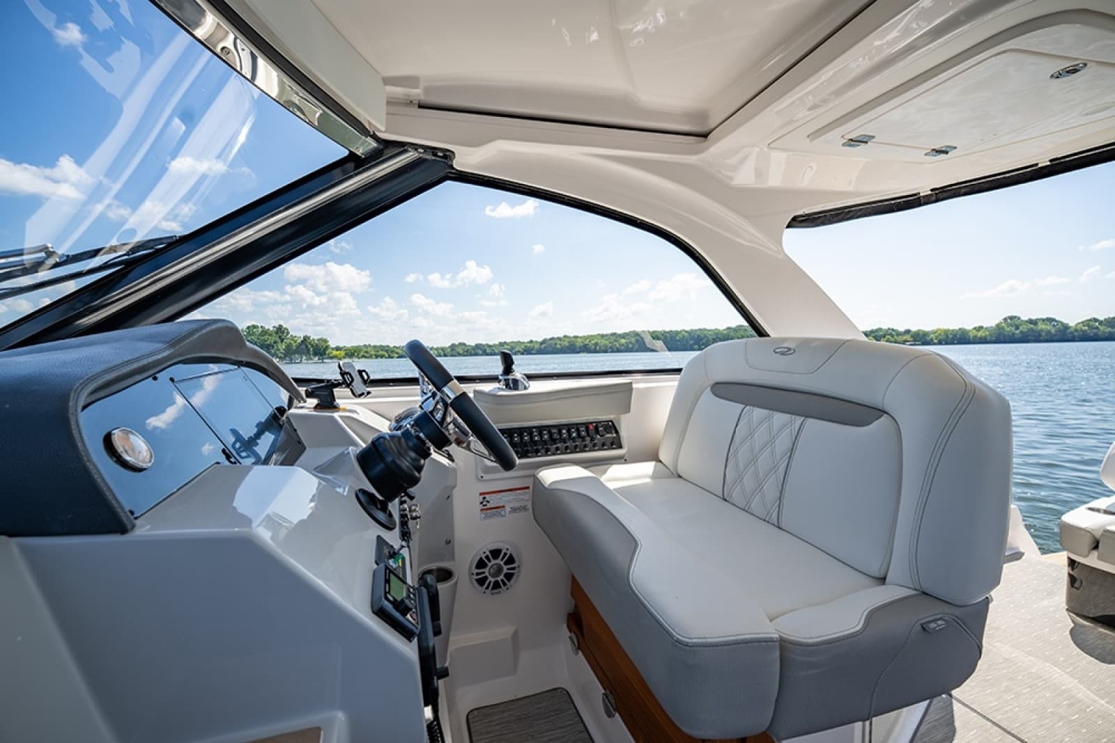 2019 Regal 35 Sport Coupe - Photo 24