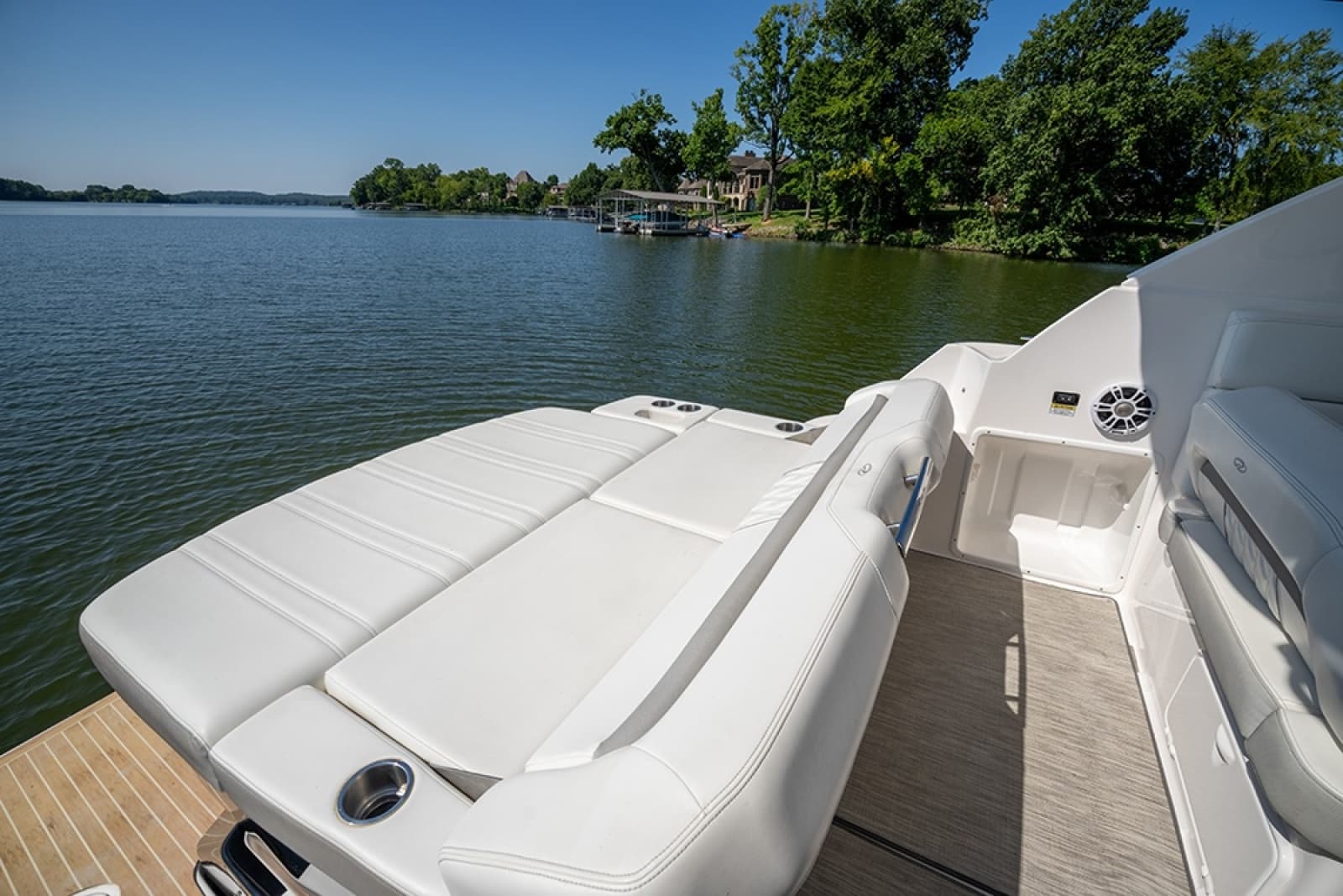 2019 Regal 35 Sport Coupe - Photo 14
