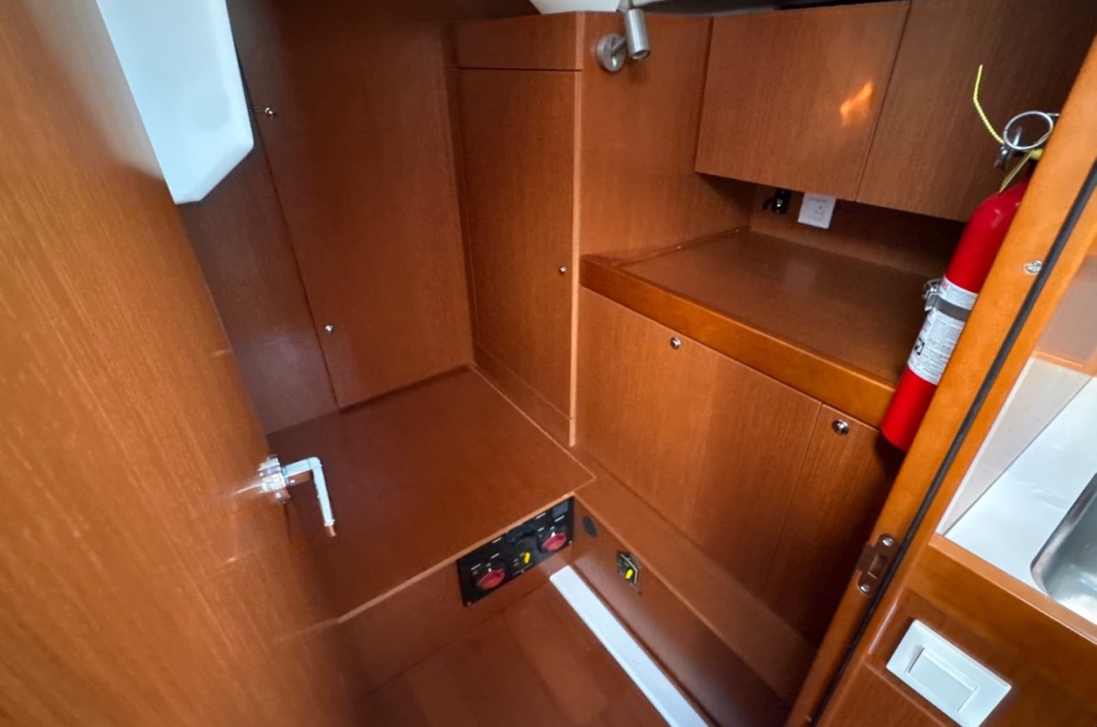 2020 Beneteau Oceanis 41.1 - Photo 10