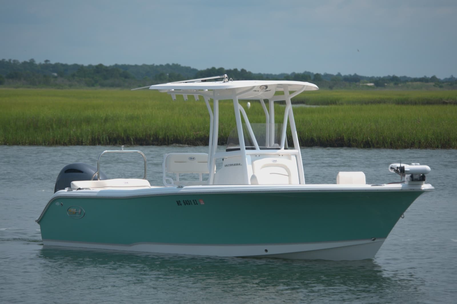 2023 Sea Hunt Ultra 234 - Photo 2
