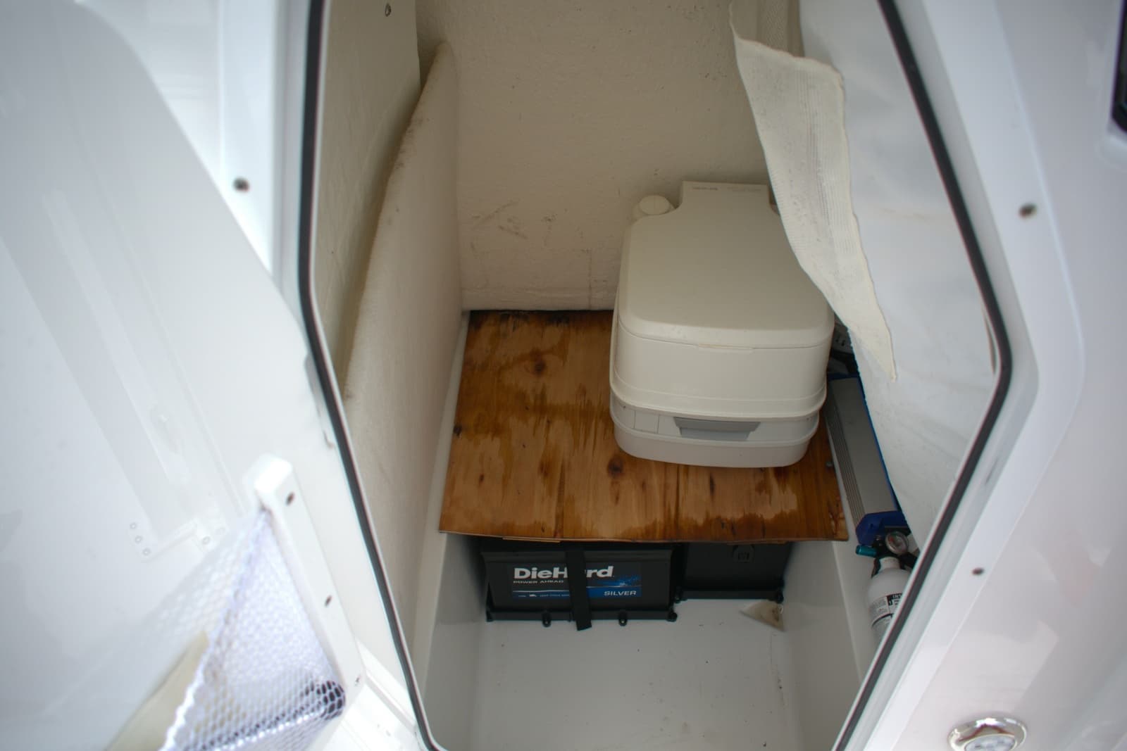 2023 Sea Hunt Ultra 234 - Photo 18