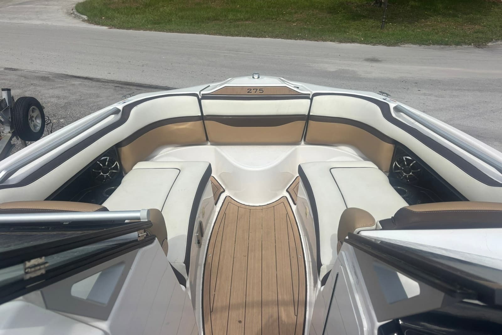 2021 Yamaha Boats 275SE - Photo 5