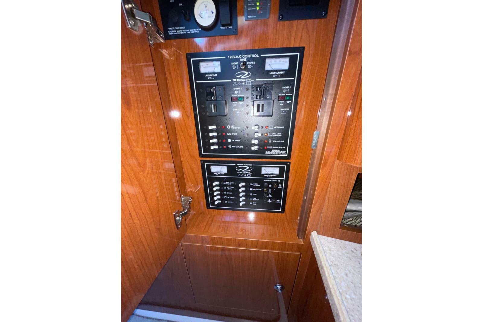 2008 Regal 3060 Window Express - Photo 30