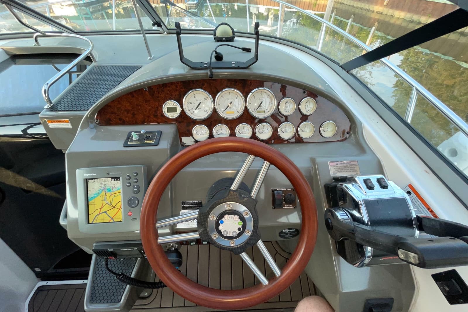 2008 Regal 3060 Window Express - Photo 16