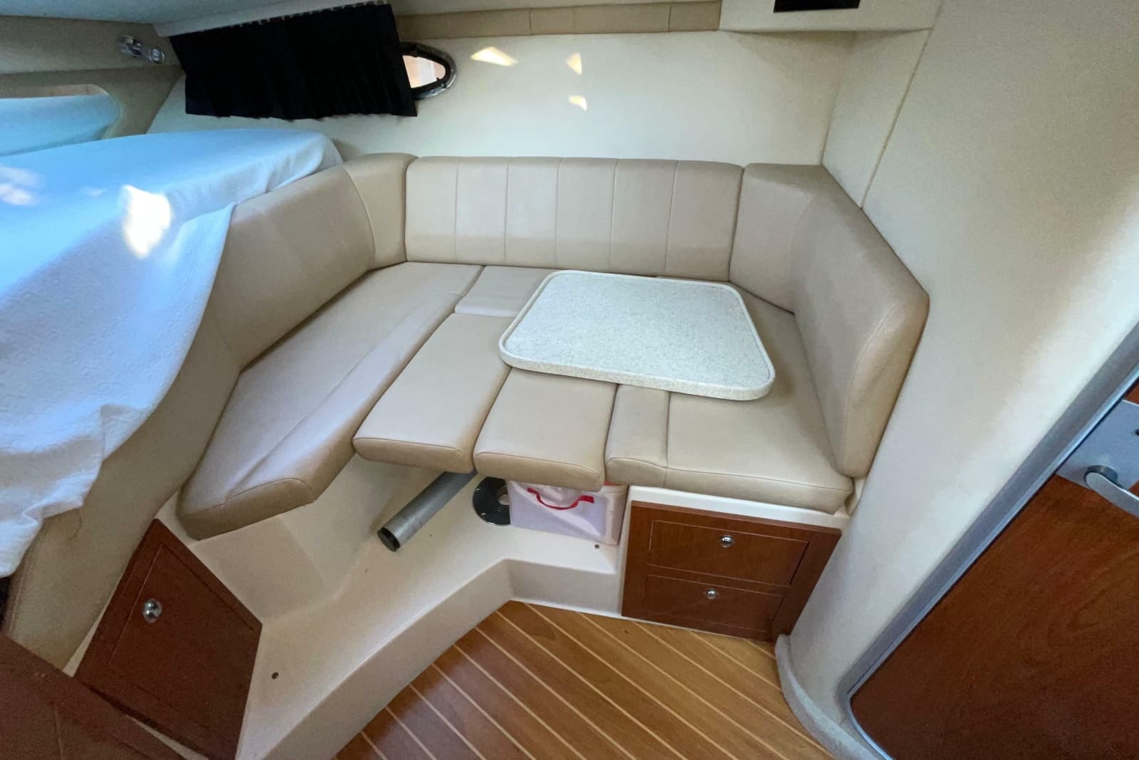 2008 Regal 3060 Window Express - Photo 24