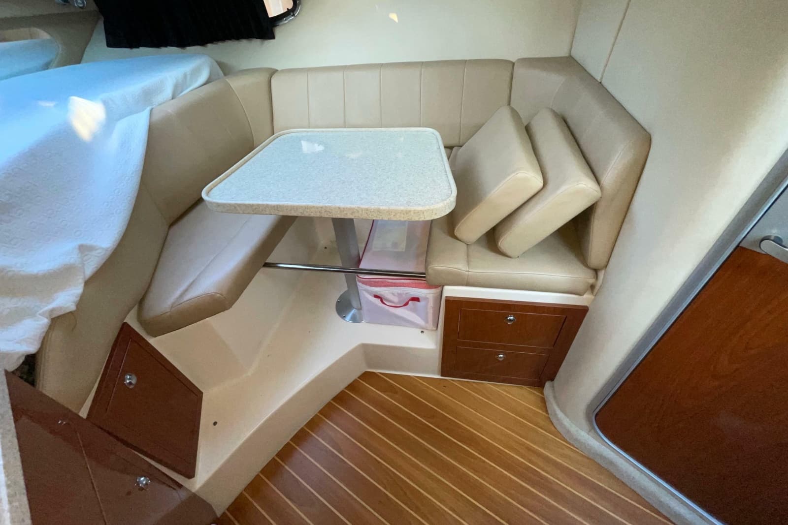 2008 Regal 3060 Window Express - Photo 25