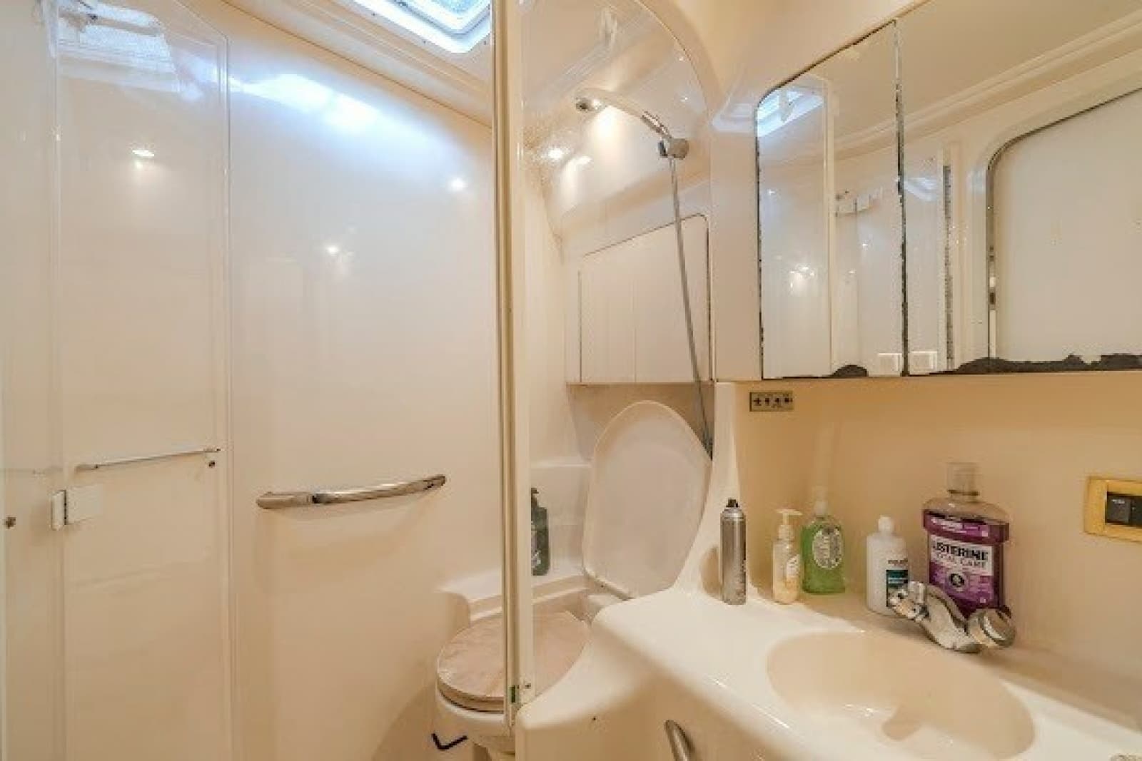 1999 Sea Ray 380 Sundancer - Photo 17