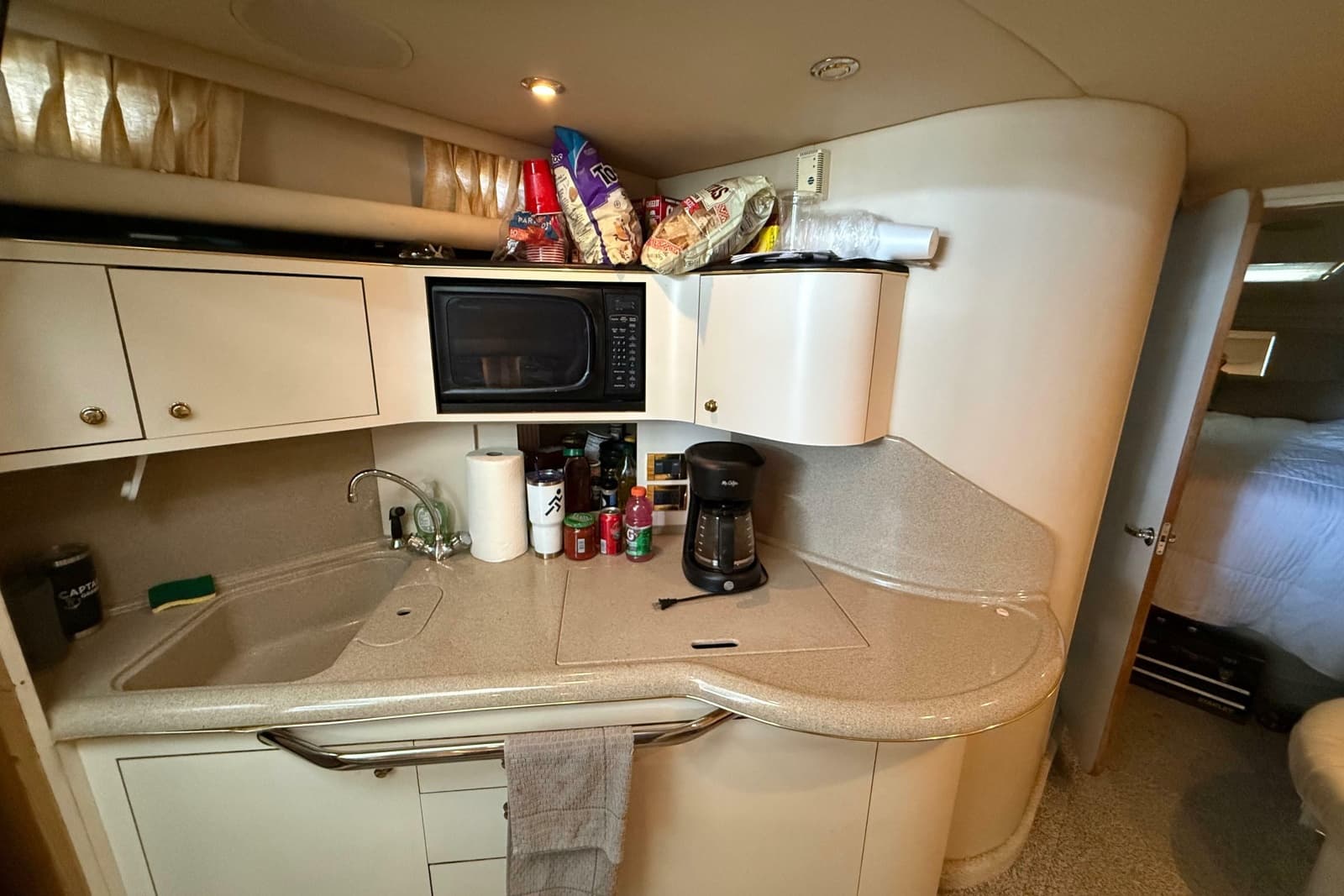 1999 Sea Ray 380 Sundancer - Photo 13
