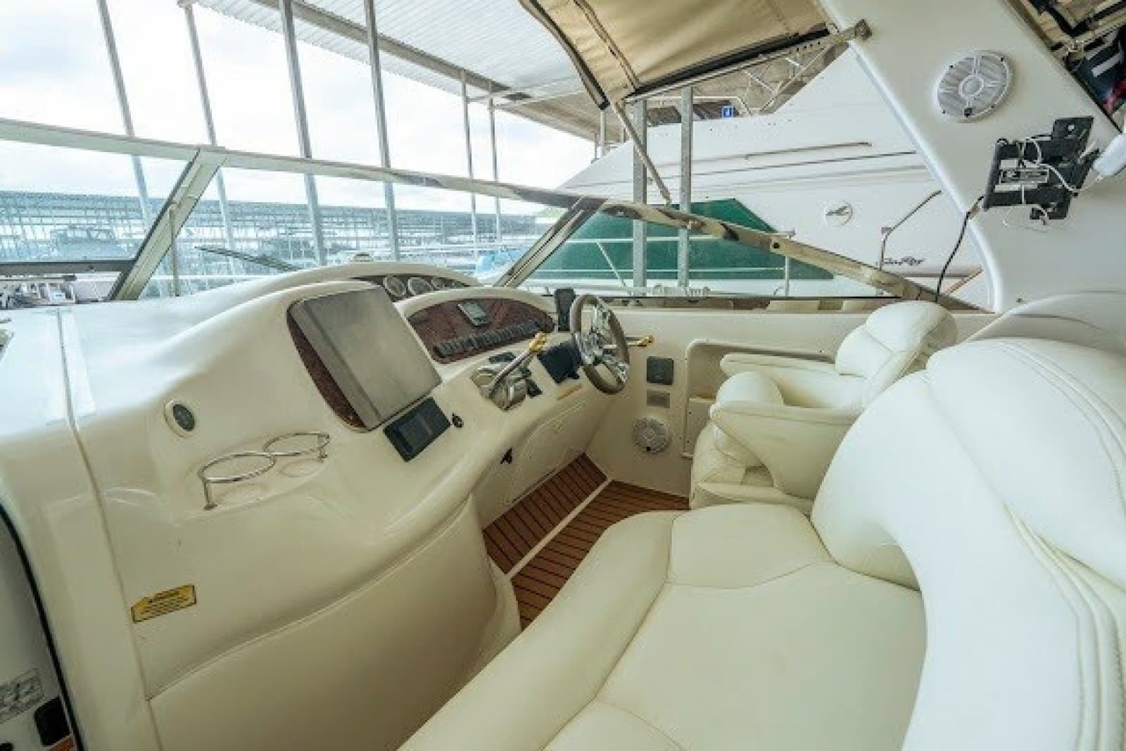 1999 Sea Ray 380 Sundancer - Photo 15