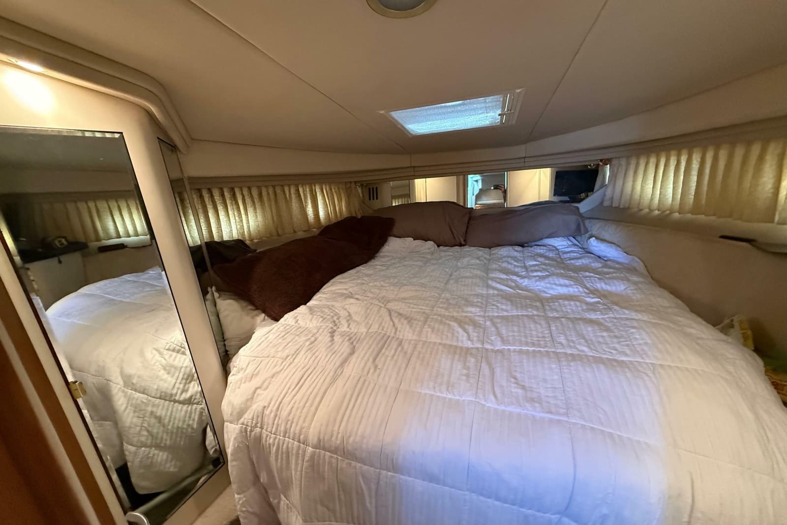 1999 Sea Ray 380 Sundancer - Photo 18
