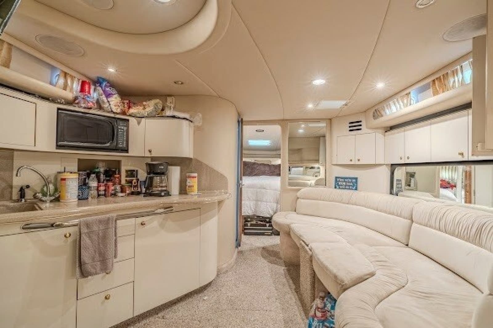 1999 Sea Ray 380 Sundancer - Photo 23