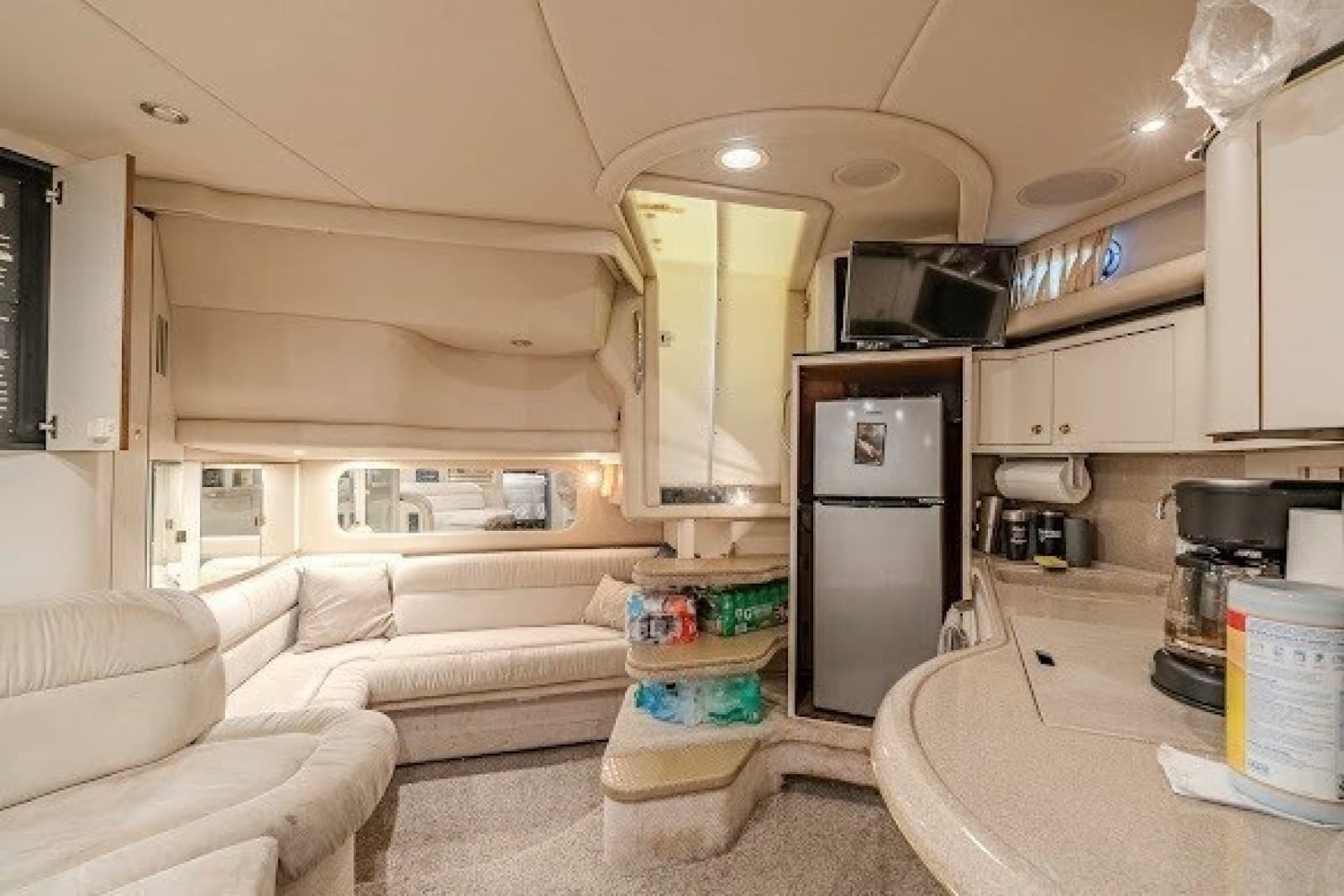 1999 Sea Ray 380 Sundancer - Photo 22