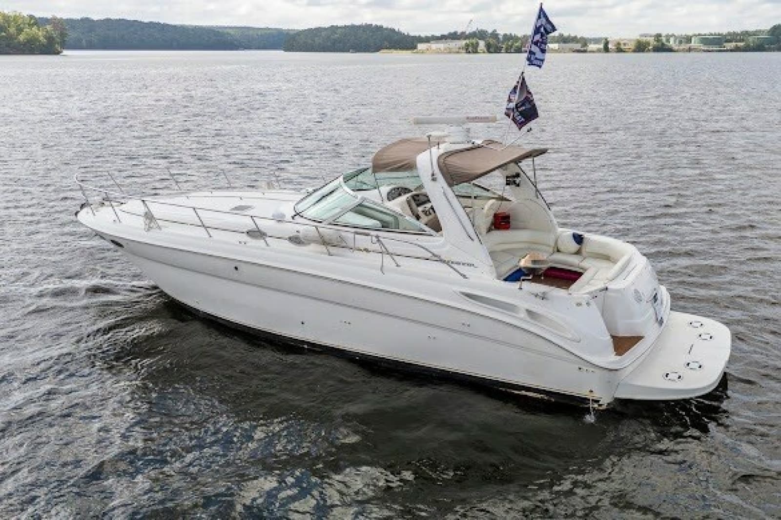 1999 Sea Ray 380 Sundancer - Photo 2