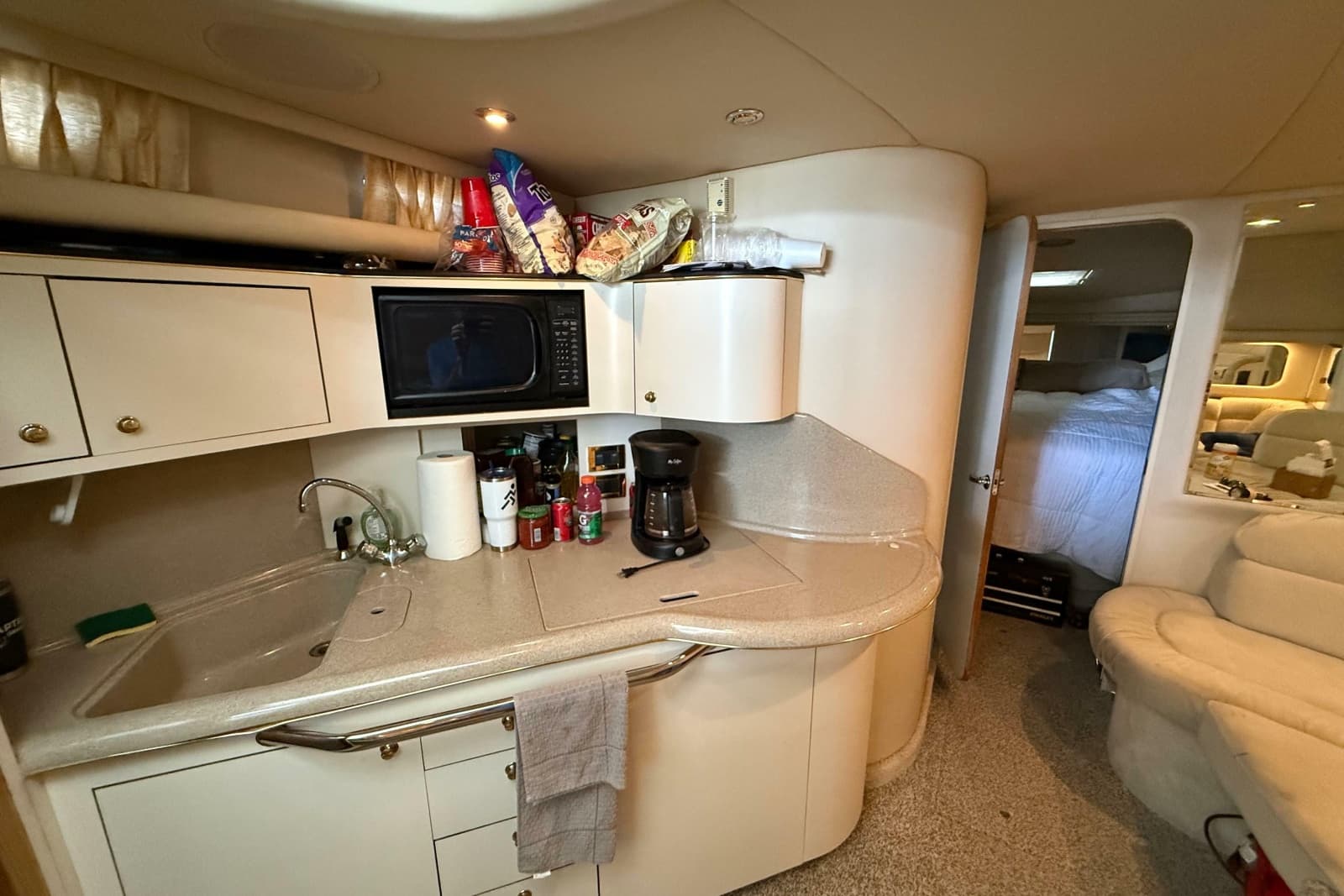 1999 Sea Ray 380 Sundancer - Photo 14