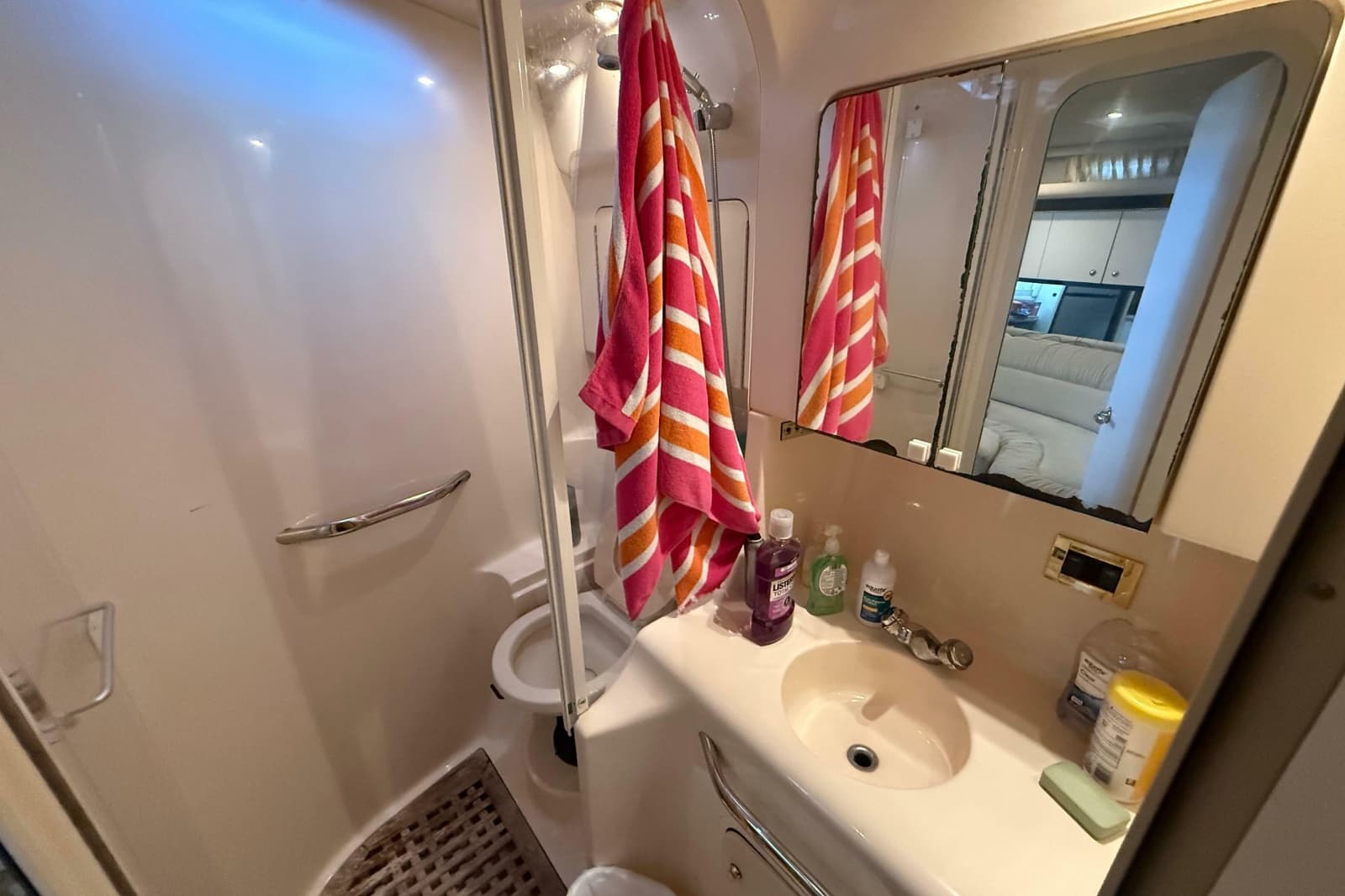 1999 Sea Ray 380 Sundancer - Photo 15